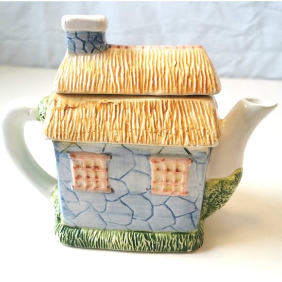 Vintage Cottage Tea Pot Ceramic - Picture 3 of 10